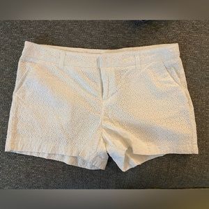 Maurice’s white shorts